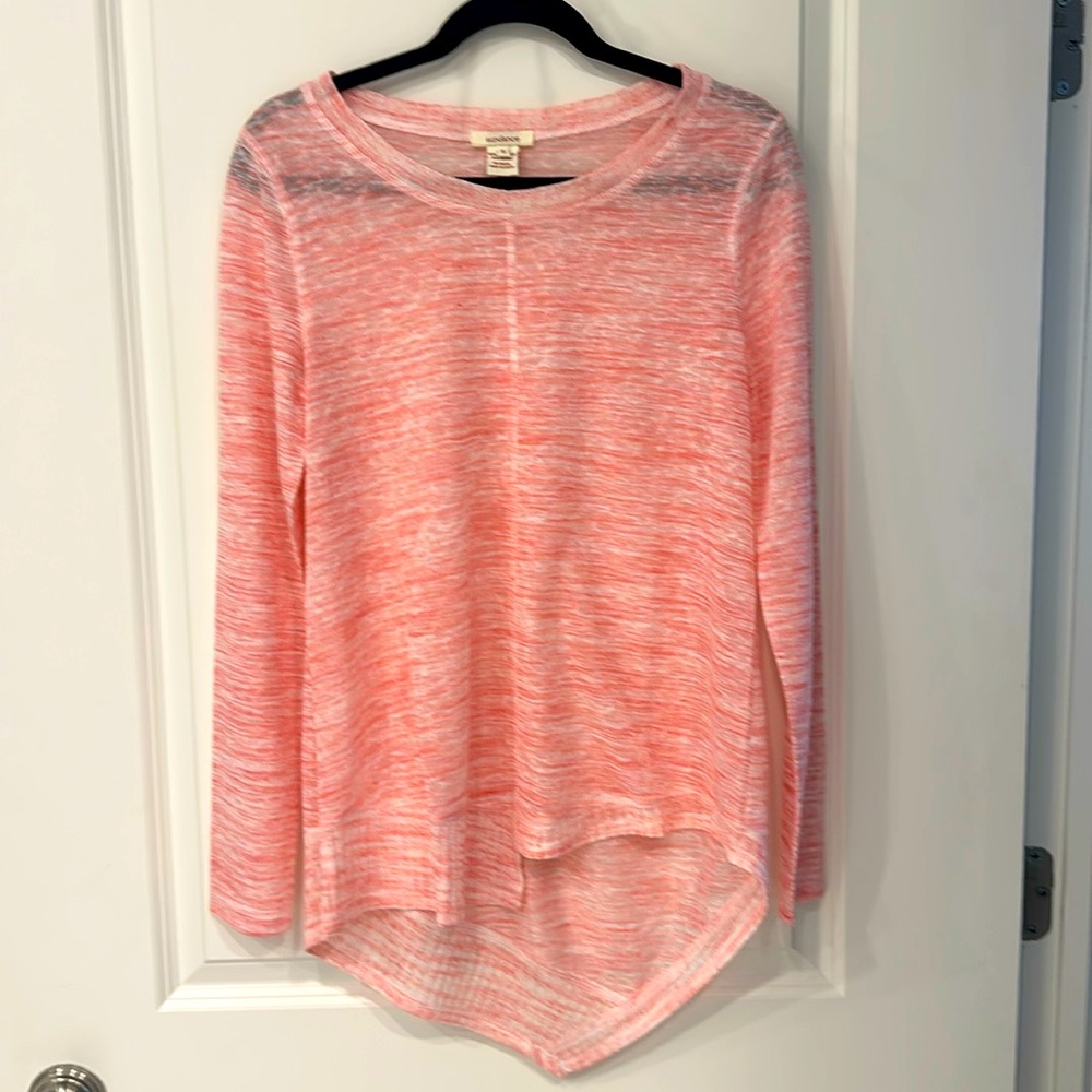 Thin salmon colored sweater